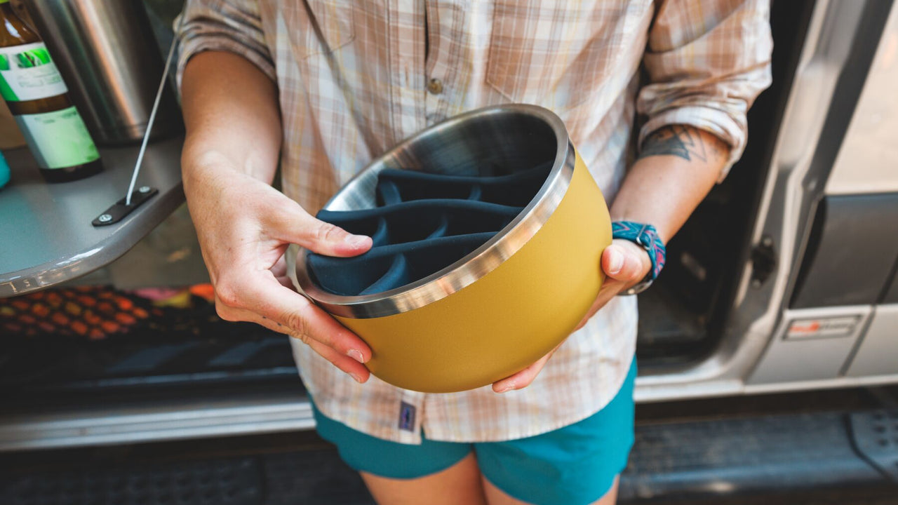 Basecamp Dog Bowl forma ergonómica