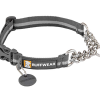 Chain reaction martingale collar with side release buckle